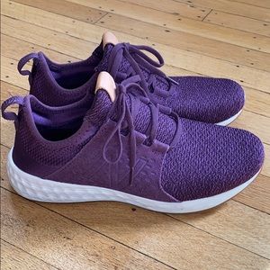 New balance purple sneakers. barely worn!